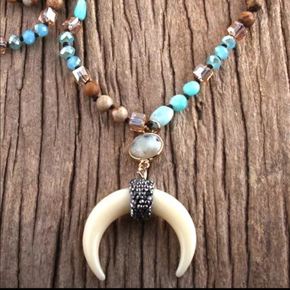 *LAST ONE* NEW IVORY Crescent Moon Boho Necklace - Picture 2 of 13